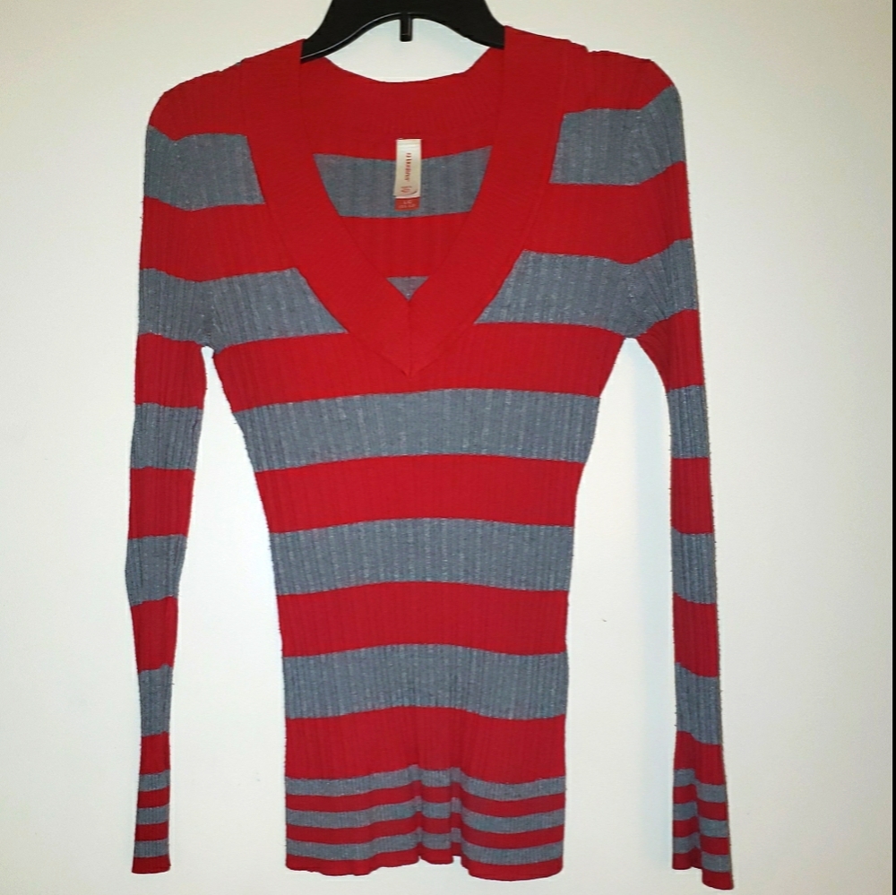 Red/gray v-neck sweater